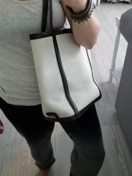 Maxx New York Canvas Handbag - Picture 7 of 8